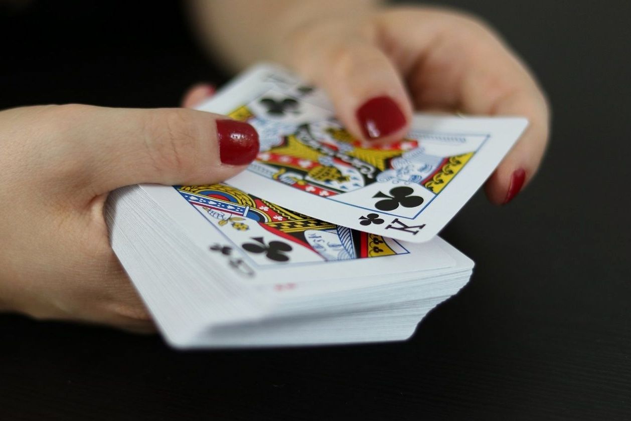 Detail eines Roulettekessels während eines exklusiven Spielabends