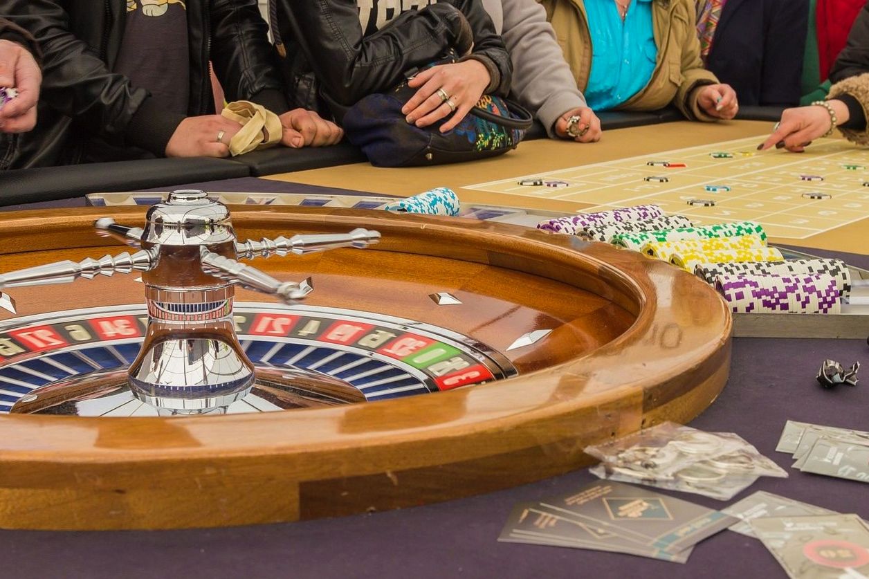 Sorgfältiger Umgang mit Karten, Figuren und weiterem Spielmaterial